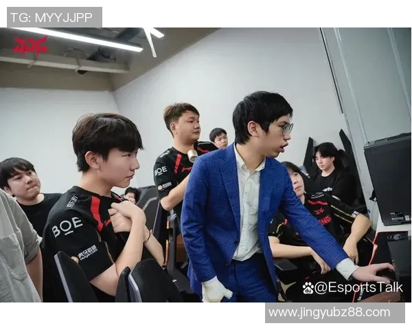 电竞实时数据赛后复盘LNG与JDG对决的技术分析与策略总结 电竞实时数据赛后复盘LNG与JDG对决的技术分析与策略总结